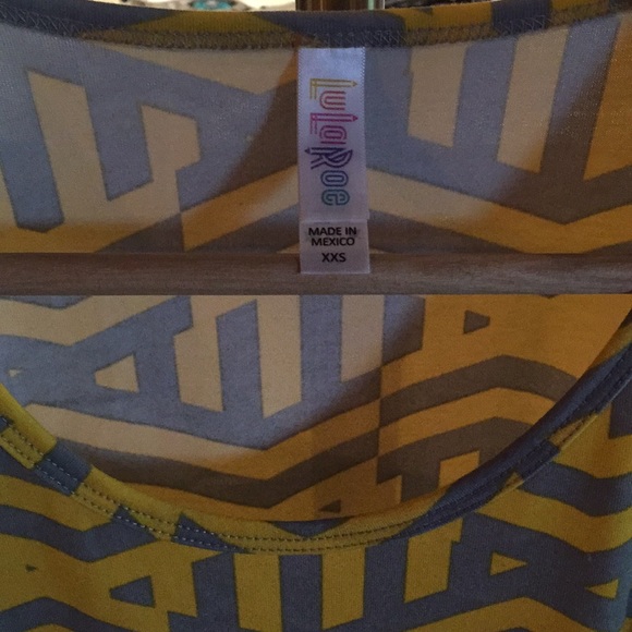 Geometric LulaRoe Top - Picture 2 of 4